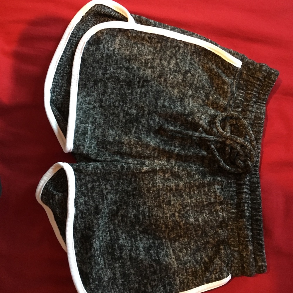 gray shorts